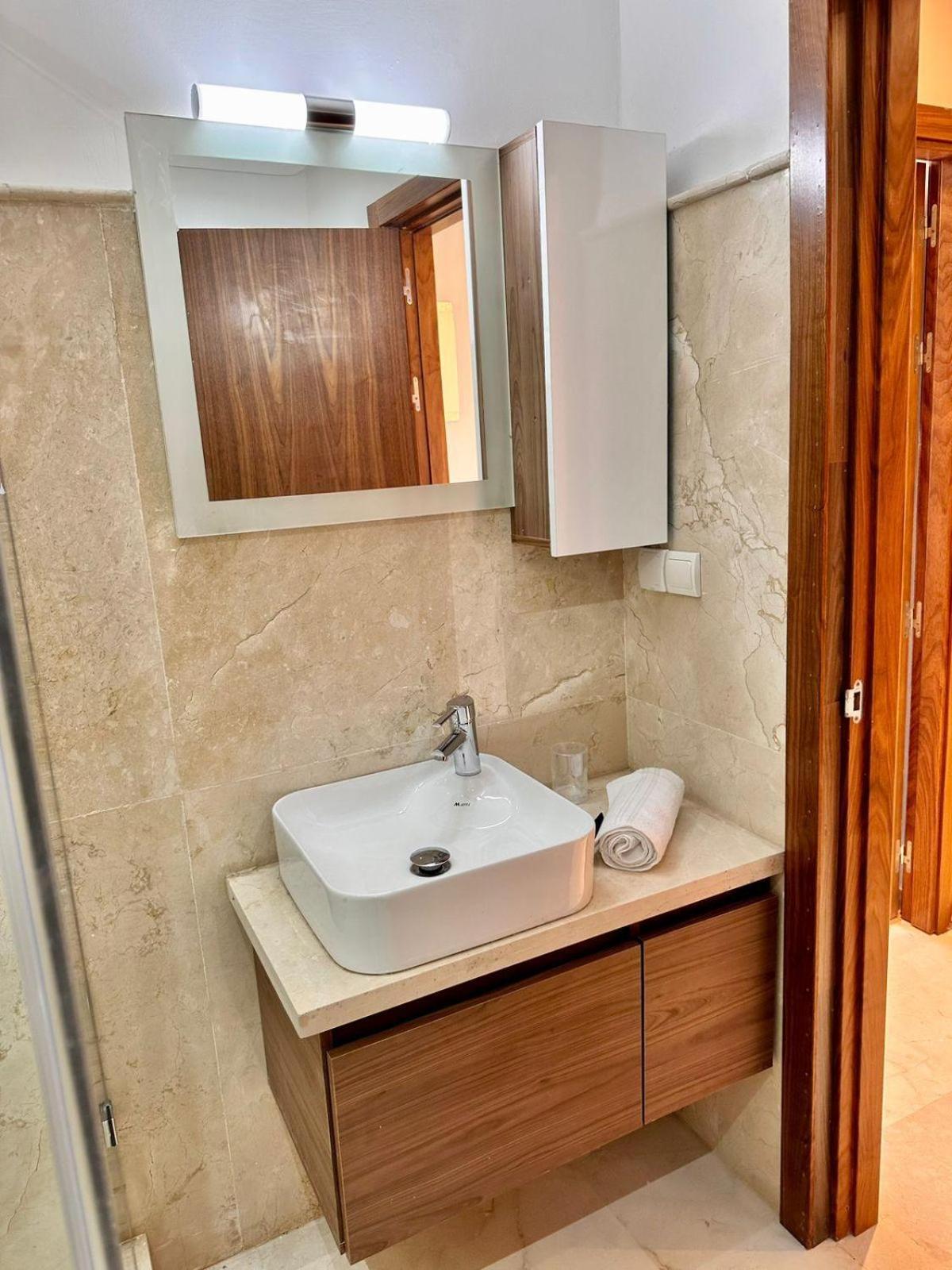 Appartement Luxueux Avec Piscine 10 Minutes Du Centre Ville مراكش المظهر الخارجي الصورة