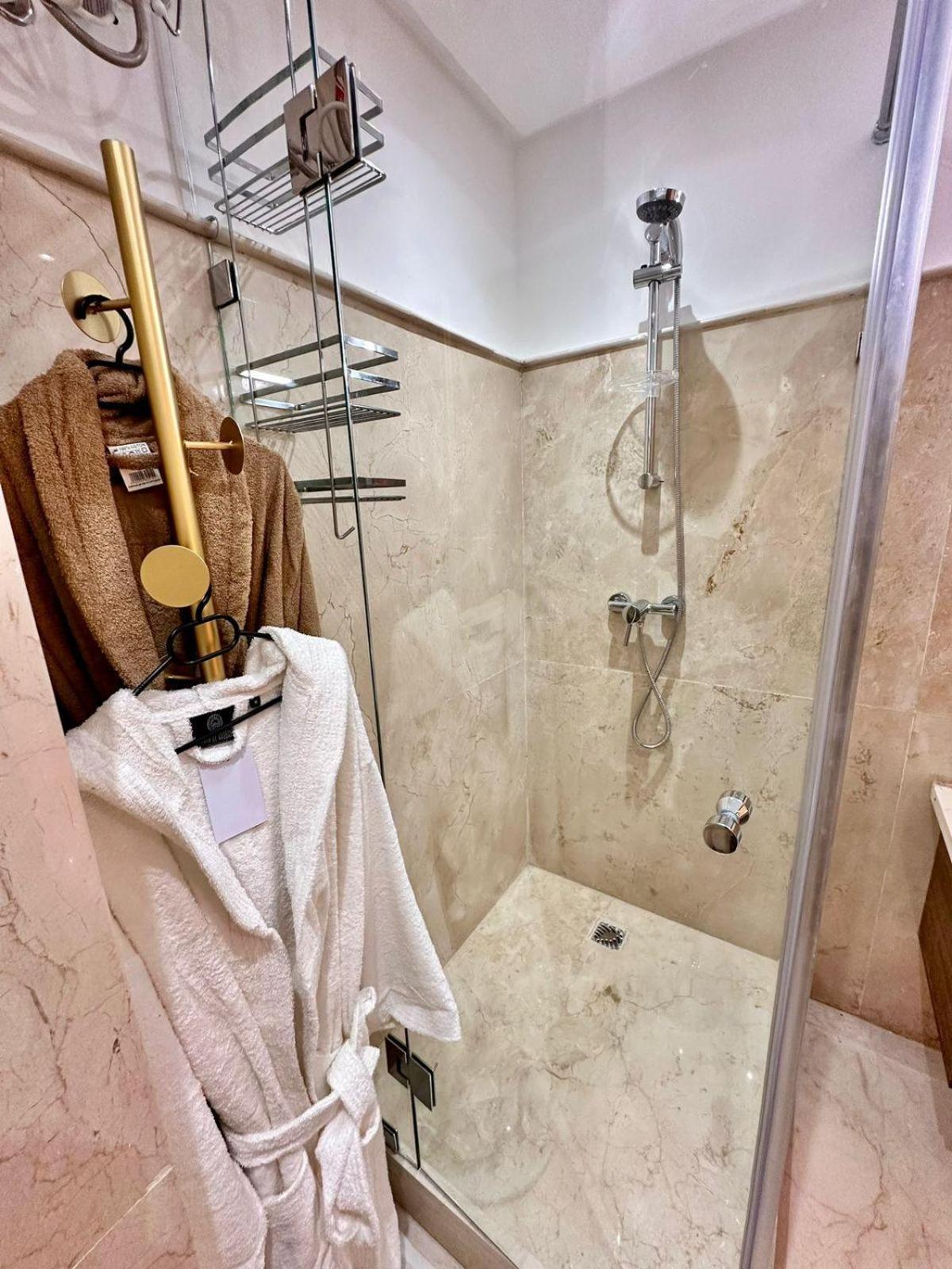 Appartement Luxueux Avec Piscine 10 Minutes Du Centre Ville مراكش المظهر الخارجي الصورة